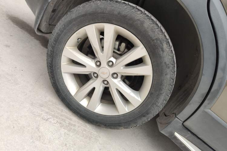 Used Chevrolet Captiva 2015 2.4L 4x4 Flagship Edition 7-Seater Right Rear Wheel Hub
