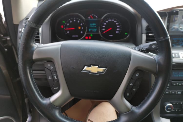 Used Chevrolet Captiva 2015 2.4L 4x4 Flagship Edition 7-Seater Steering Wheel