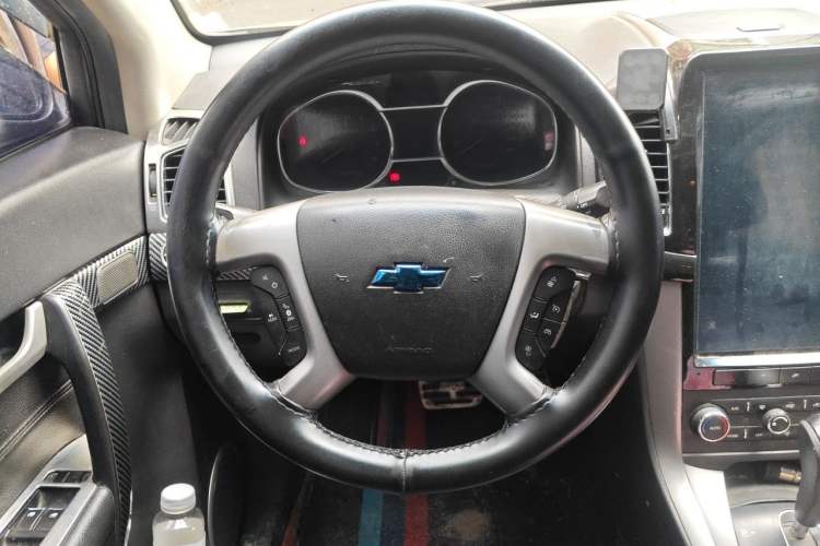 Used Chevrolet Captiva 2015 2.4L 4x4 Flagship Edition 7-Seater Steering Wheel