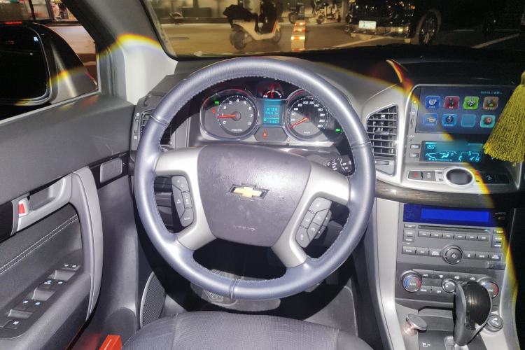 Used Chevrolet Captiva 2015 2.4L 4x4 Flagship Edition 7-Seater Steering Wheel