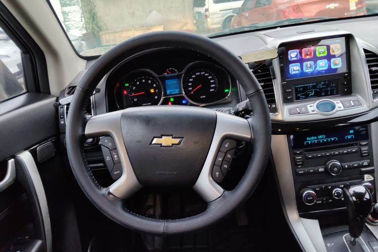 Used Chevrolet Captiva 2015 2.4L 4x4 Flagship Edition 7-Seater Steering Wheel