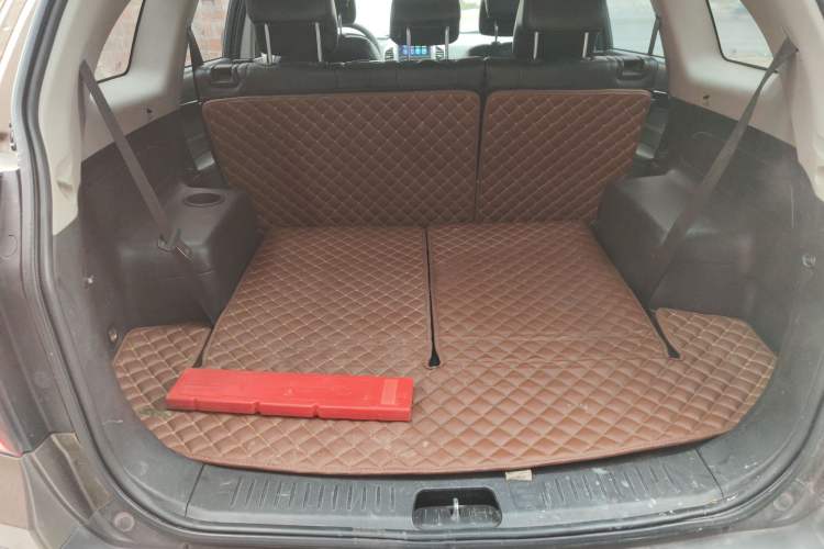 Used Chevrolet Captiva 2015 2.4L 4x4 Flagship Edition 7-Seater Trunk