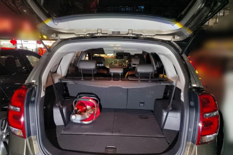Used Chevrolet Captiva 2015 2.4L 4x4 Flagship Edition 7-Seater Trunk