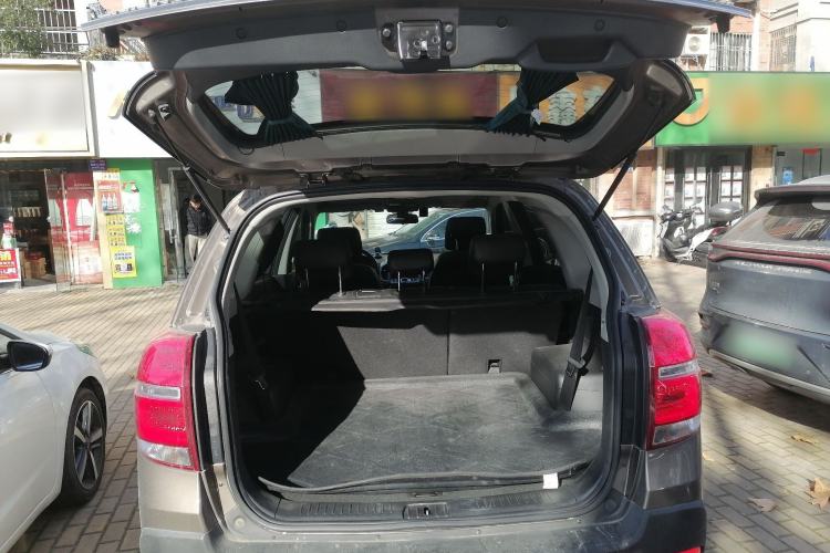 Used Chevrolet Captiva 2015 2.4L 4x4 Flagship Edition 7-Seater Trunk