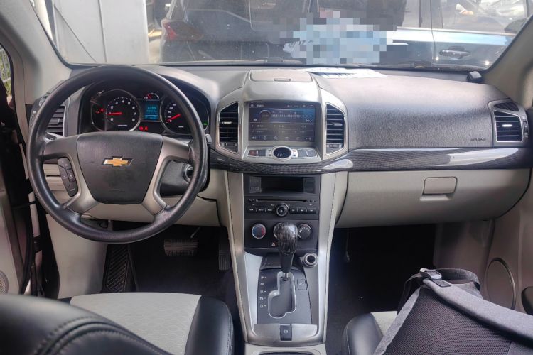 Used Chevrolet Captiva 2015 2.4L Two-Wheel Drive Urban Version 5 Seats Center Console
