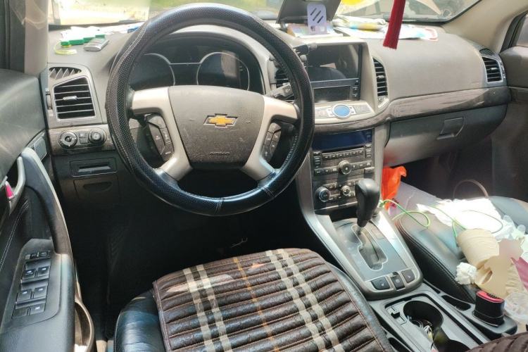 Used Chevrolet Captiva 2015 2.4L 4x4 Flagship Edition 7-Seater Center Console