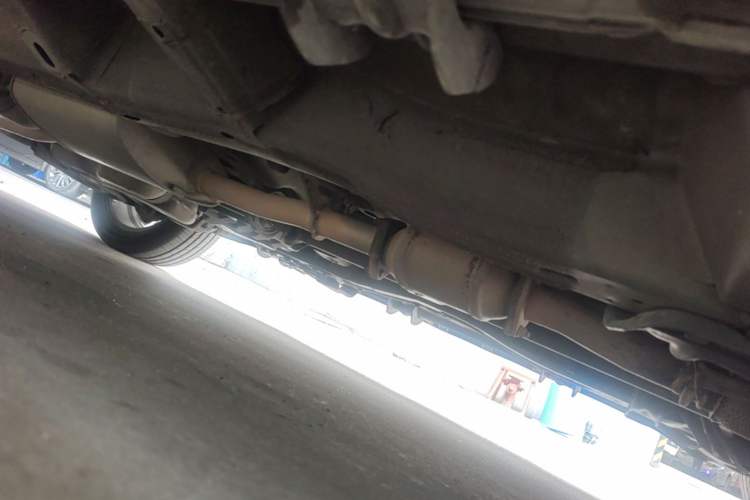 Used Chevrolet Captiva 2015 2.4L 4x4 Flagship Edition 7-Seater Chassis Front Right