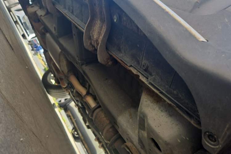 Used Chevrolet Captiva 2015 2.4L 4x4 Flagship Edition 7-Seater Chassis Front Right