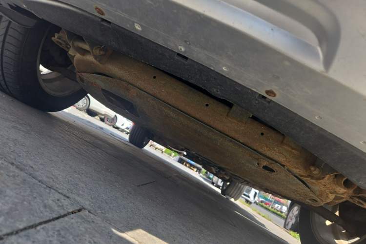 Used Chevrolet Captiva 2015 2.4L 4x4 Flagship Edition 7-Seater Chassis Front