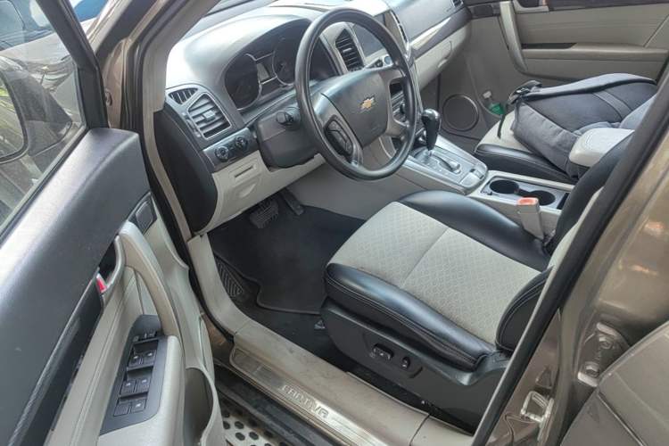 Used Chevrolet Captiva 2015 2.4L Two-Wheel Drive Urban Version 5 Seats Driver Seat