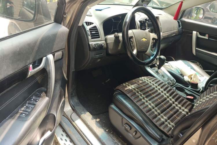 Used Chevrolet Captiva 2015 2.4L 4x4 Flagship Edition 7-Seater Driver Seat