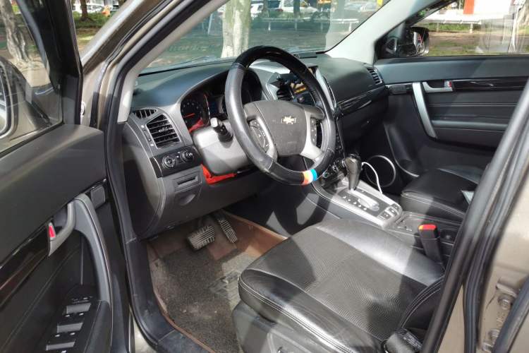 Used Chevrolet Captiva 2015 2.4L 4x4 Flagship Edition 7-Seater Driver Seat