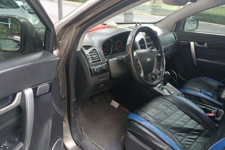 Used Chevrolet Captiva 2015 2.4L 4x4 Flagship Edition 7-Seater Driver Seat