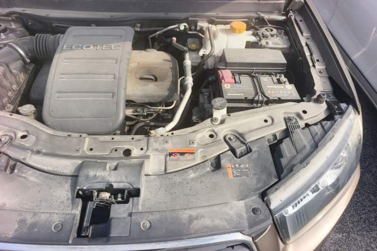 Used Chevrolet Captiva 2015 2.4L 4x4 Flagship Edition 7-Seater Engine Bay Left