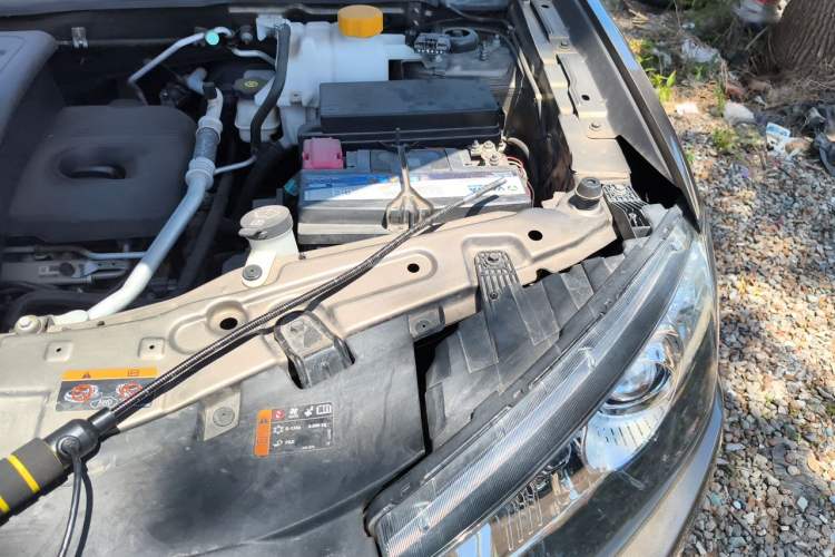 Used Chevrolet Captiva 2015 2.4L 4x4 Flagship Edition 7-Seater Engine Bay Left