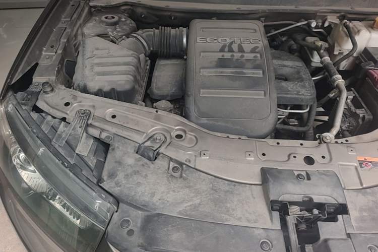 Used Chevrolet Captiva 2015 2.4L 4x4 Flagship Edition 7-Seater Engine Bay Right