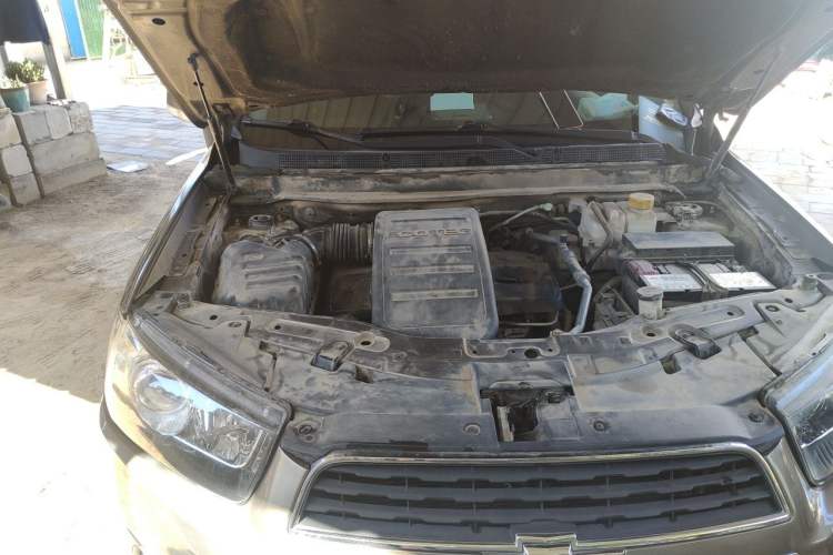 Used Chevrolet Captiva 2015 2.4L Two-Wheel Drive Urban Version 7 Seats Engine Bay Right