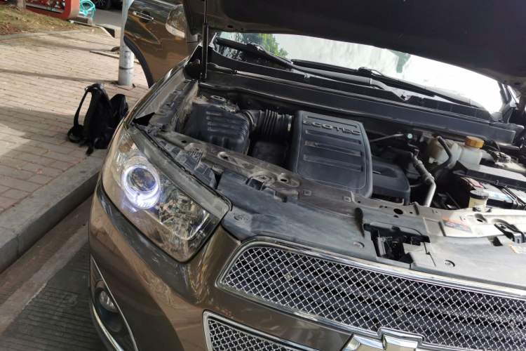 Used Chevrolet Captiva 2015 2.4L 4x4 Flagship Edition 7-Seater Engine Bay Right