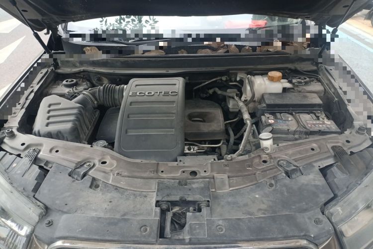 Used Chevrolet Captiva 2015 2.4L 4x4 Flagship Edition 7-Seater Engine Bay
