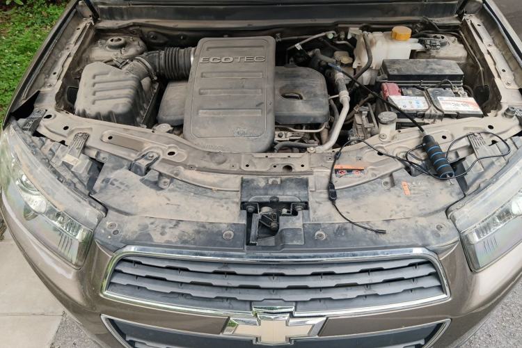 Used Chevrolet Captiva 2015 2.4L 4x4 Flagship Edition 7-Seater Engine Bay