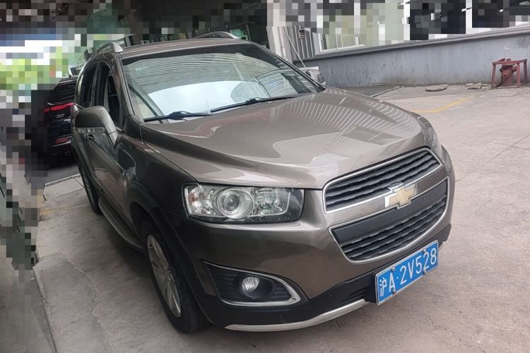 Used Chevrolet Captiva 2015 2.4L 4x4 Flagship Edition 7-Seater Front Right 45 Deg