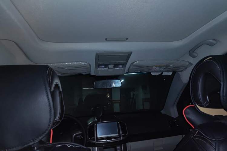 Used Chevrolet Captiva 2015 2.4L Two-Wheel Drive Urban Version 5 Seats Headliner