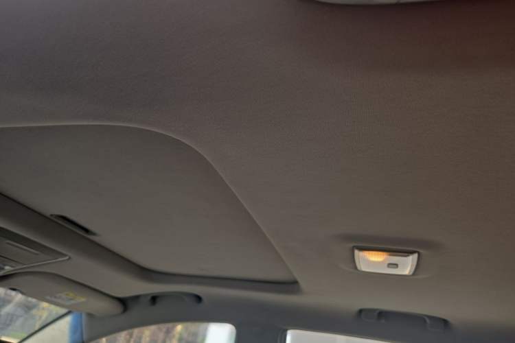 Used Chevrolet Captiva 2015 2.4L 4x4 Flagship Edition 7-Seater Headliner