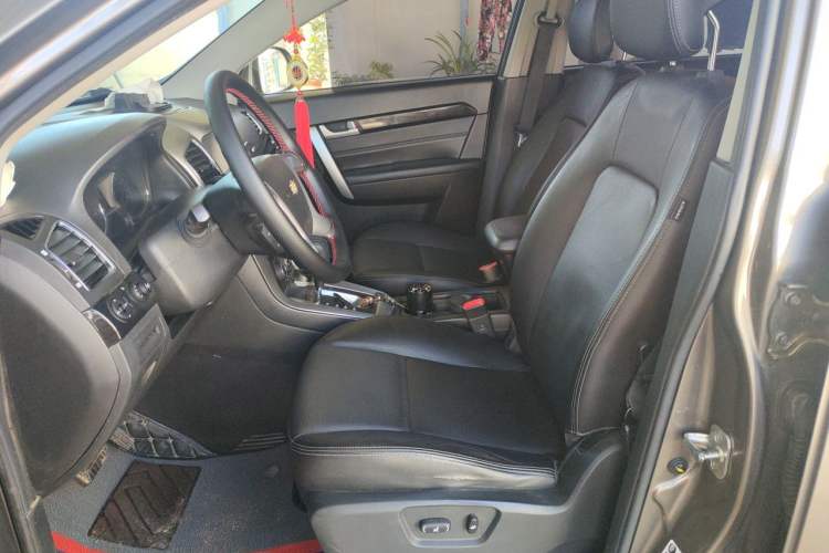 Used Chevrolet Captiva 2015 2.4L Two-Wheel Drive Urban Version 7 Seats Left Front Seat