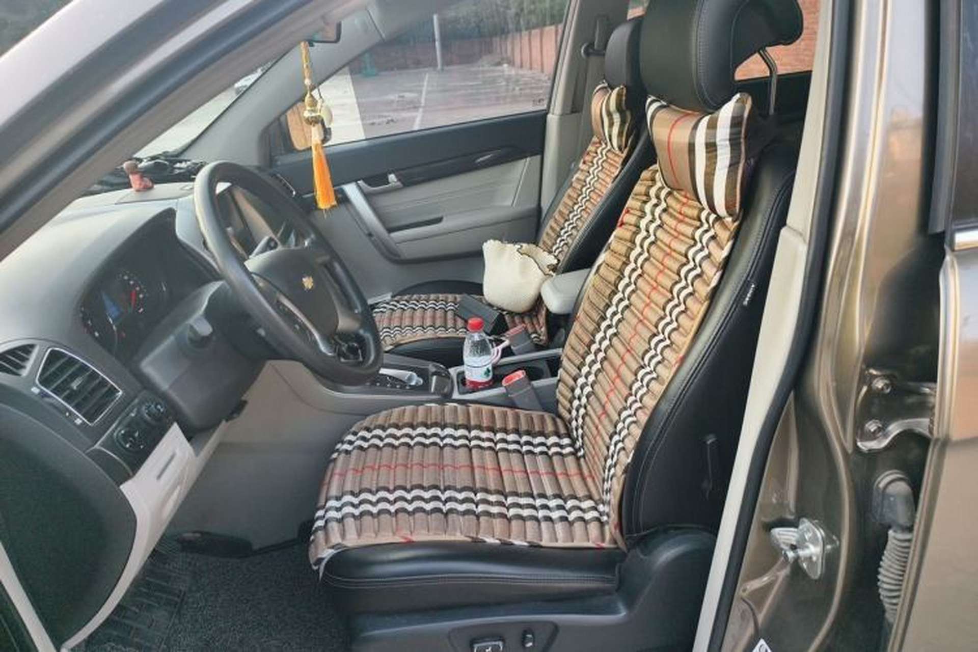 Used Chevrolet Captiva 2015 2.4L Two-Wheel Drive Urban Version 5 Seats Left Front Seat