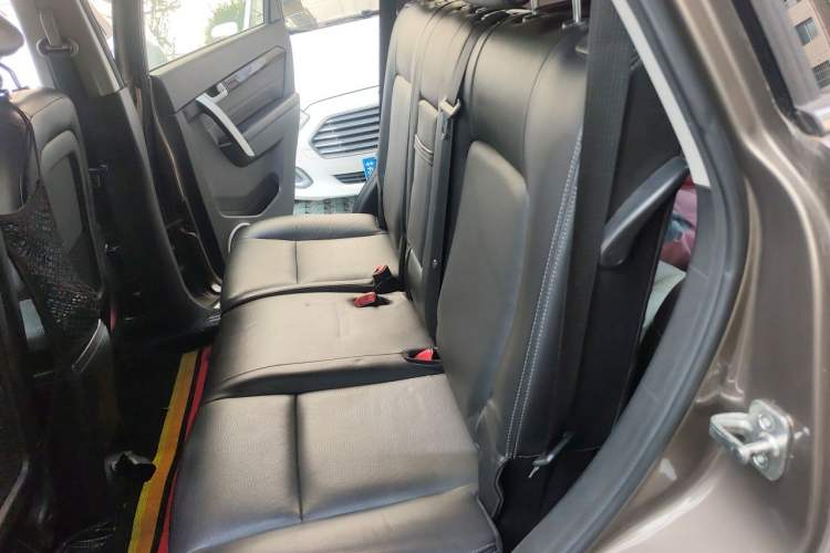 Used Chevrolet Captiva 2015 2.4L 4x4 Flagship Edition 7-Seater Left Rear Seat