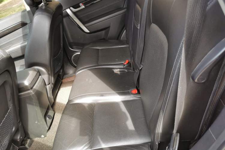 Used Chevrolet Captiva 2015 2.4L 4x4 Flagship Edition 7-Seater Left Rear Seat