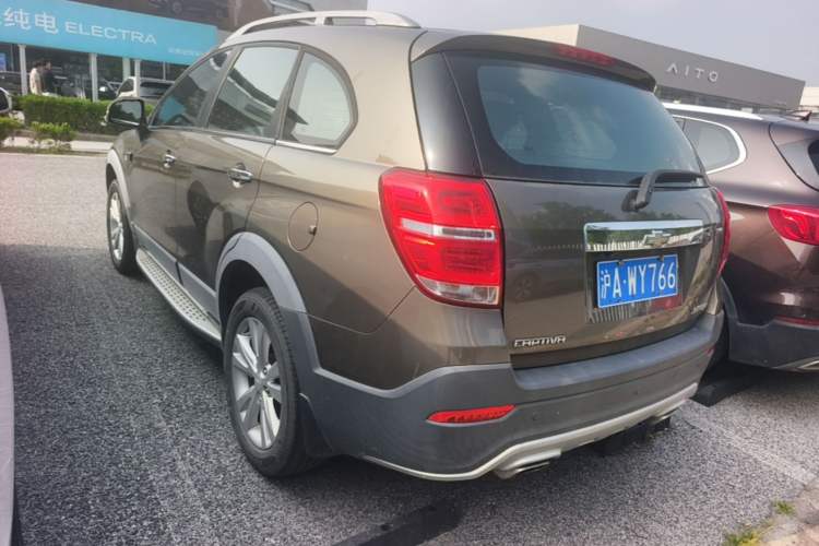 Used Chevrolet Captiva 2015 2.4L 4x4 Flagship Edition 7-Seater Rear Left 45 Deg