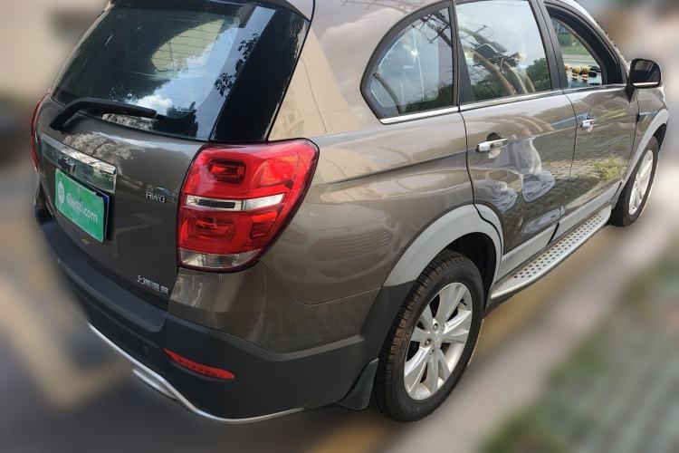 Used Chevrolet Captiva 2015 2.4L 4x4 Flagship Edition 7-Seater Rear Right 45 Deg