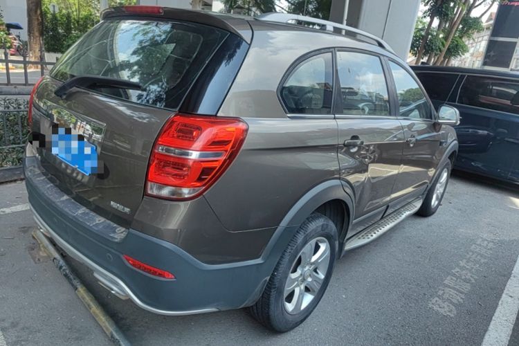 Used Chevrolet Captiva 2015 2.4L Two-Wheel Drive Urban Version 5 Seats Rear Right 45 Deg