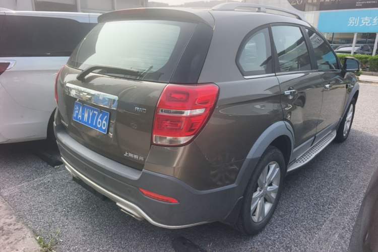 Used Chevrolet Captiva 2015 2.4L 4x4 Flagship Edition 7-Seater Rear Right 45 Deg
