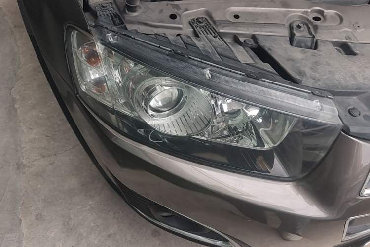 Used Chevrolet Captiva 2015 2.4L 4x4 Flagship Edition 7-Seater Right Front Headlight