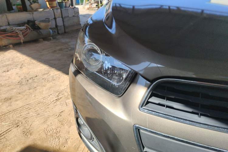 Used Chevrolet Captiva 2015 2.4L Two-Wheel Drive Urban Version 7 Seats Right Front Headlight