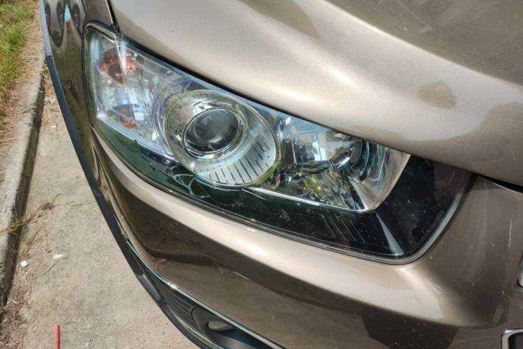 Used Chevrolet Captiva 2015 2.4L 4x4 Flagship Edition 7-Seater Right Front Headlight