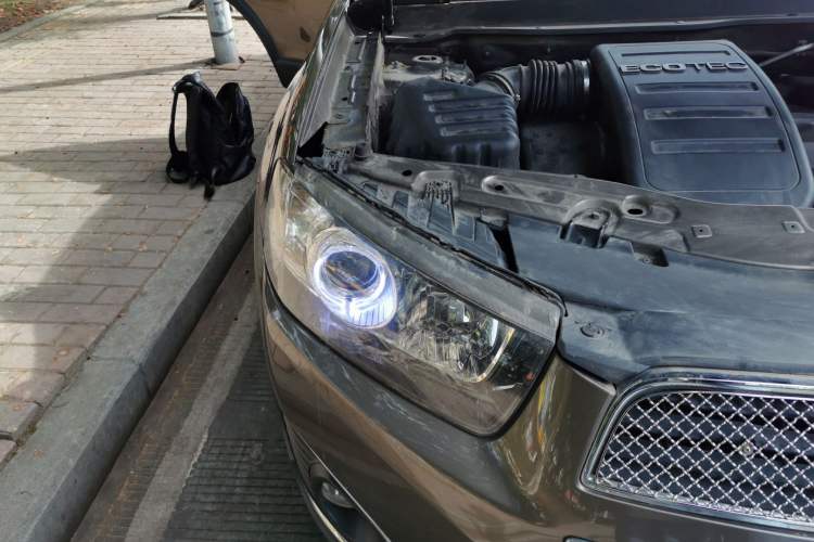 Used Chevrolet Captiva 2015 2.4L 4x4 Flagship Edition 7-Seater Right Front Headlight