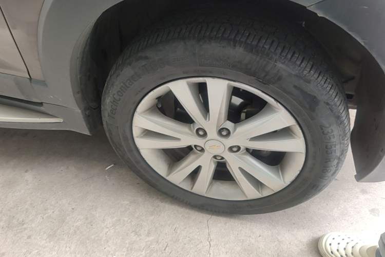 Used Chevrolet Captiva 2015 2.4L 4x4 Flagship Edition 7-Seater Right Front Wheel Hub