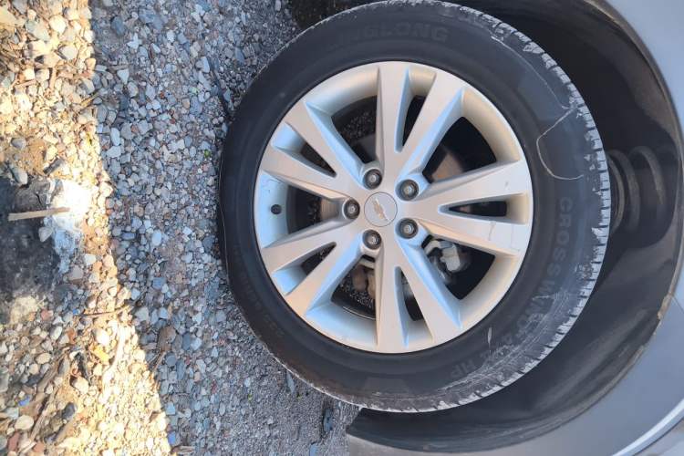 Used Chevrolet Captiva 2015 2.4L 4x4 Flagship Edition 7-Seater Right Front Wheel Hub