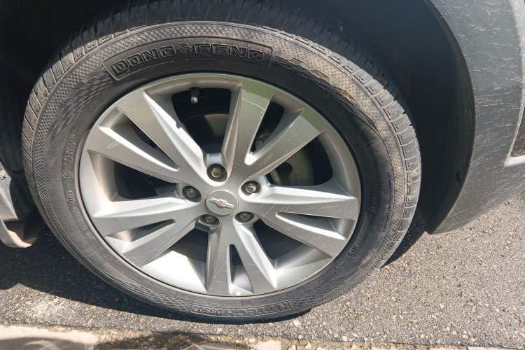 Used Chevrolet Captiva 2015 2.4L 4x4 Flagship Edition 7-Seater Right Front Wheel Hub