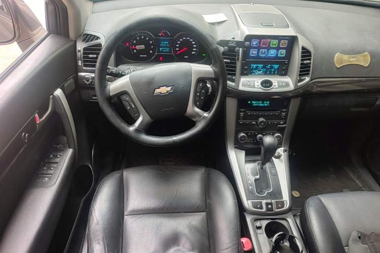 Used Chevrolet Captiva 2015 2.4L 4x4 Flagship Edition 7-Seater Steering Wheel