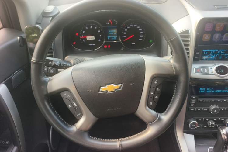Used Chevrolet Captiva 2015 2.4L 4x4 Flagship Edition 7-Seater Steering Wheel