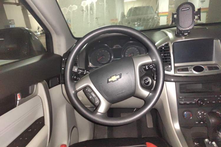 Used Chevrolet Captiva 2015 2.4L Two-Wheel Drive Urban Version 5 Seats Steering Wheel