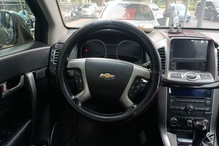 Used Chevrolet Captiva 2015 2.4L 4x4 Flagship Edition 7-Seater Steering Wheel