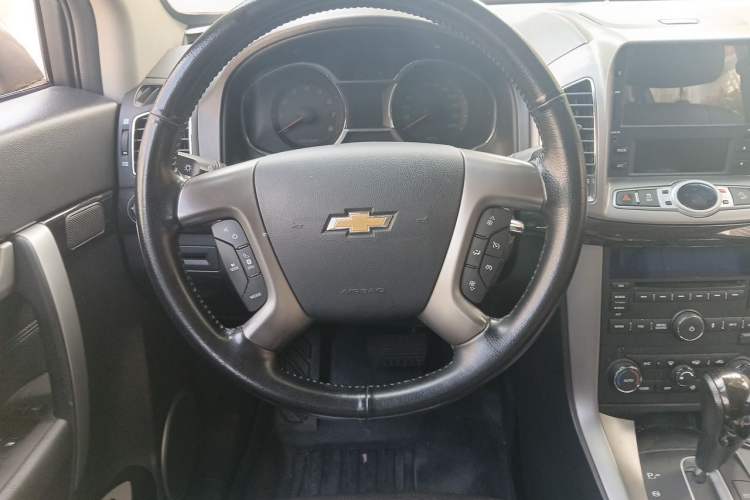 Used Chevrolet Captiva 2015 2.4L 4x4 Flagship Edition 7-Seater Steering Wheel