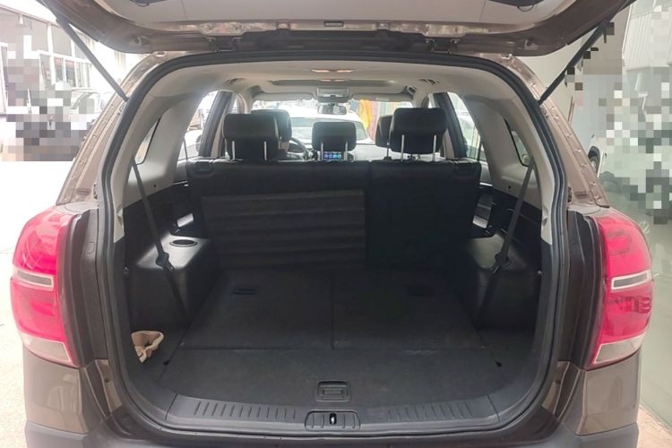 Used Chevrolet Captiva 2015 2.4L 4x4 Flagship Edition 7-Seater Trunk