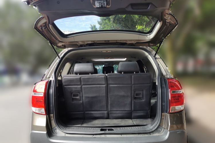 Used Chevrolet Captiva 2015 2.4L 4x4 Flagship Edition 7-Seater Trunk
