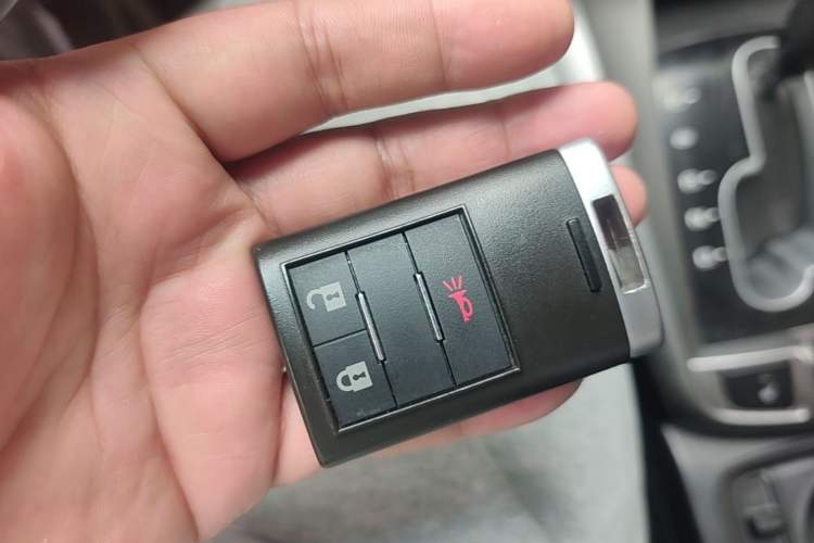 Used Chevrolet Captiva 2015 2.4L 4x4 Flagship Edition 7-Seater Vehicle Key